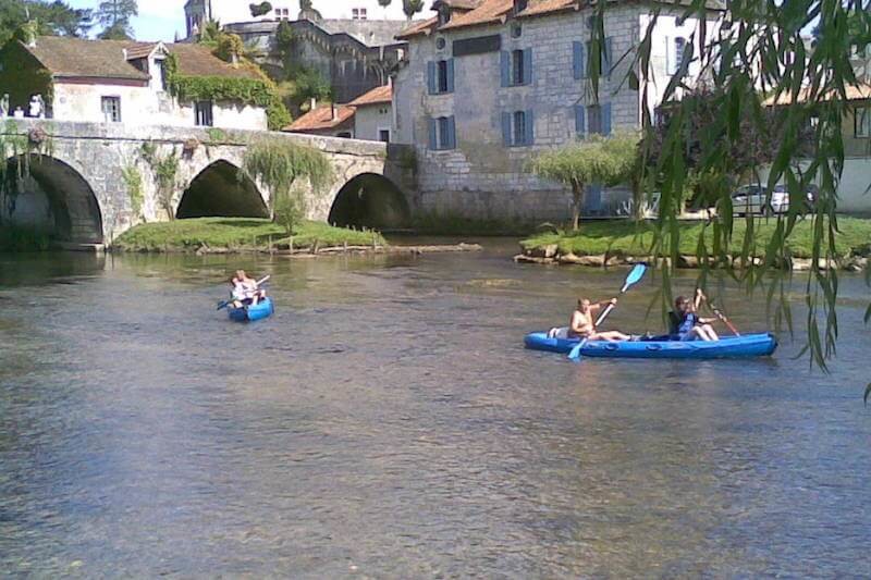 Demi journée en canoë depuis Bourdeilles