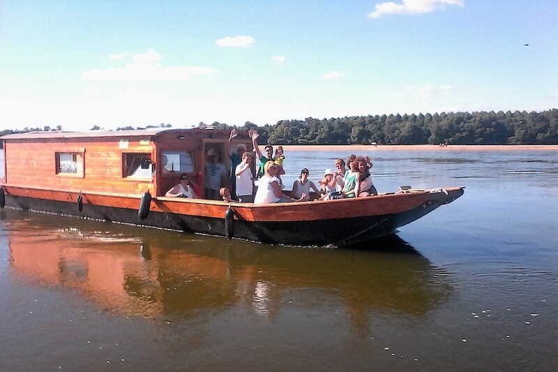 balade en bateau traditionnel sur la loire près d'Angers