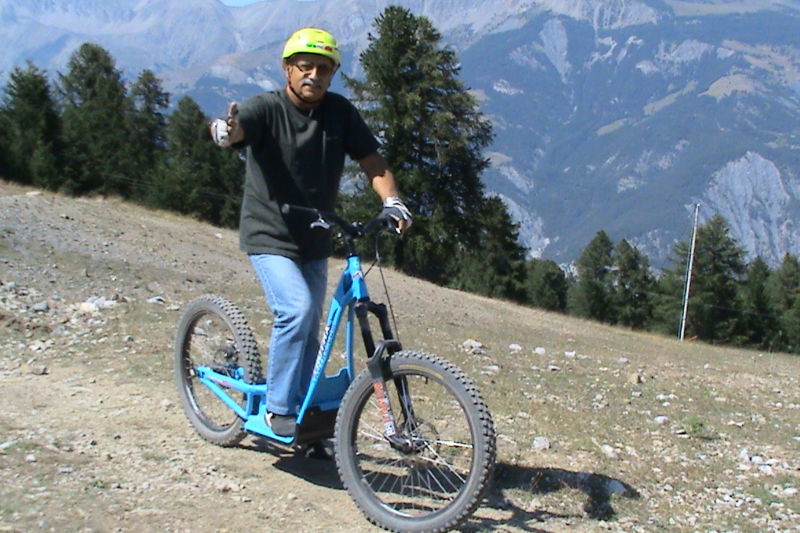 Trottinette de descente à Pra loup