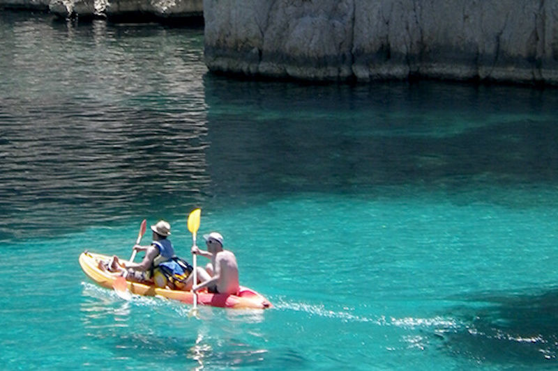 Location de canoë à Cassis - Port Miou