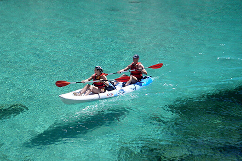 Balade en kayak des calanques de Cassis avec guide