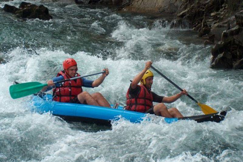 Descente en rafting sur la Gartempe Descente Hot Dog / Canoe Raft