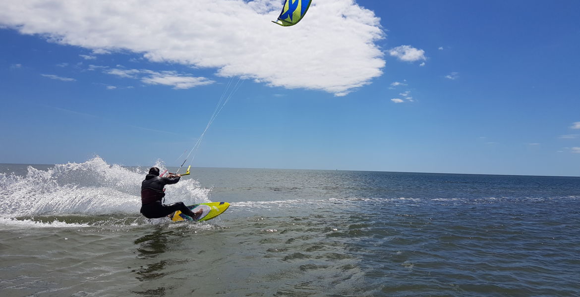 Cours particuliers de kitesurf à Narbonne plage ou Gruissan