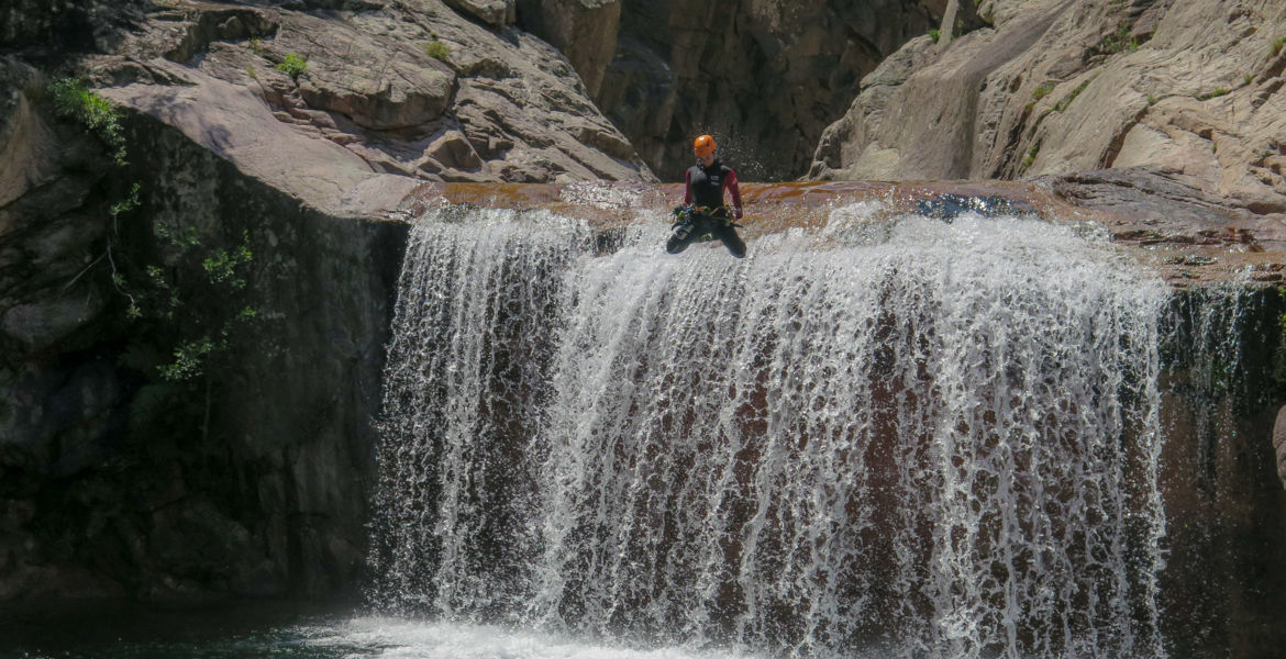 Séjour sport en Corse "Cocktail sensationnel" : Canyoning, Randonnée, Kayak, escalade au départ d'Ajaccio