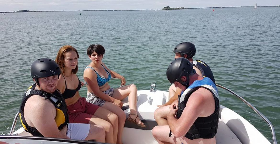 Bouée tractée sur le Lac du Der