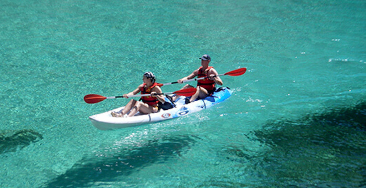 Balade en kayak des calanques de Cassis avec guide