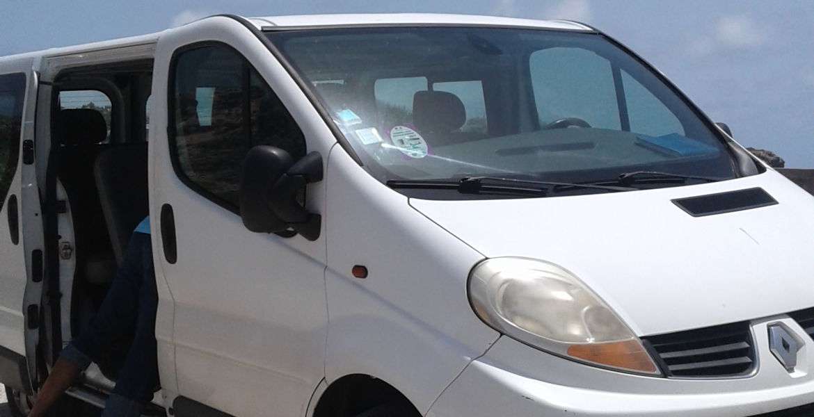 Tour de la Grande-Terre en minibus et visite de la distillerie Damoiseau
